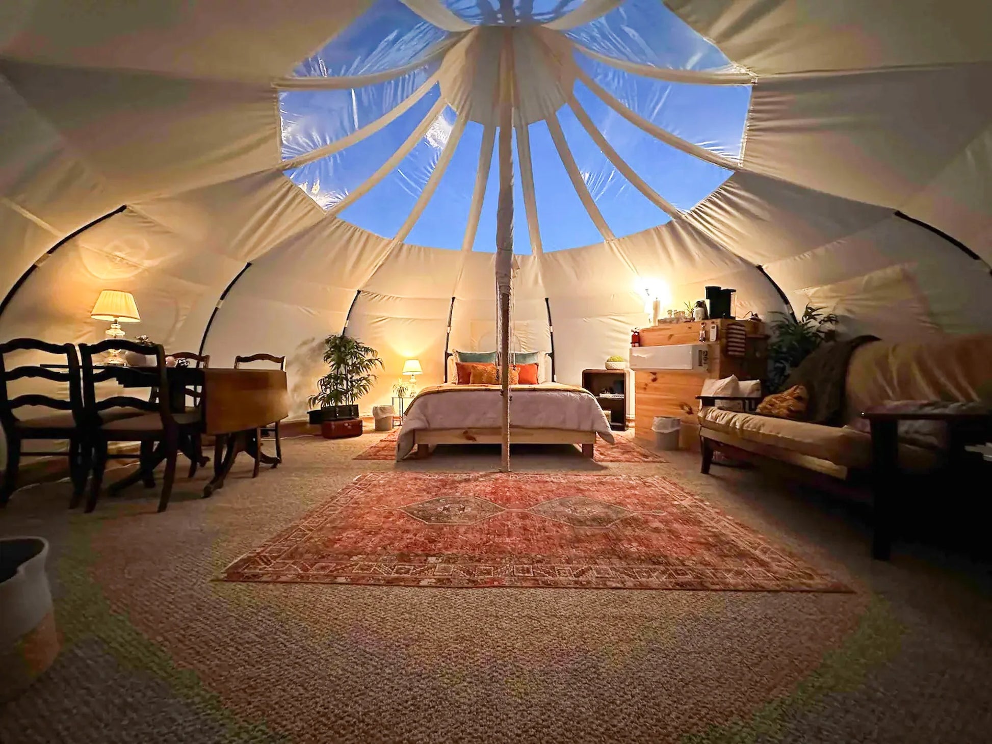 Astral interior Furnished By El Camp Glamping